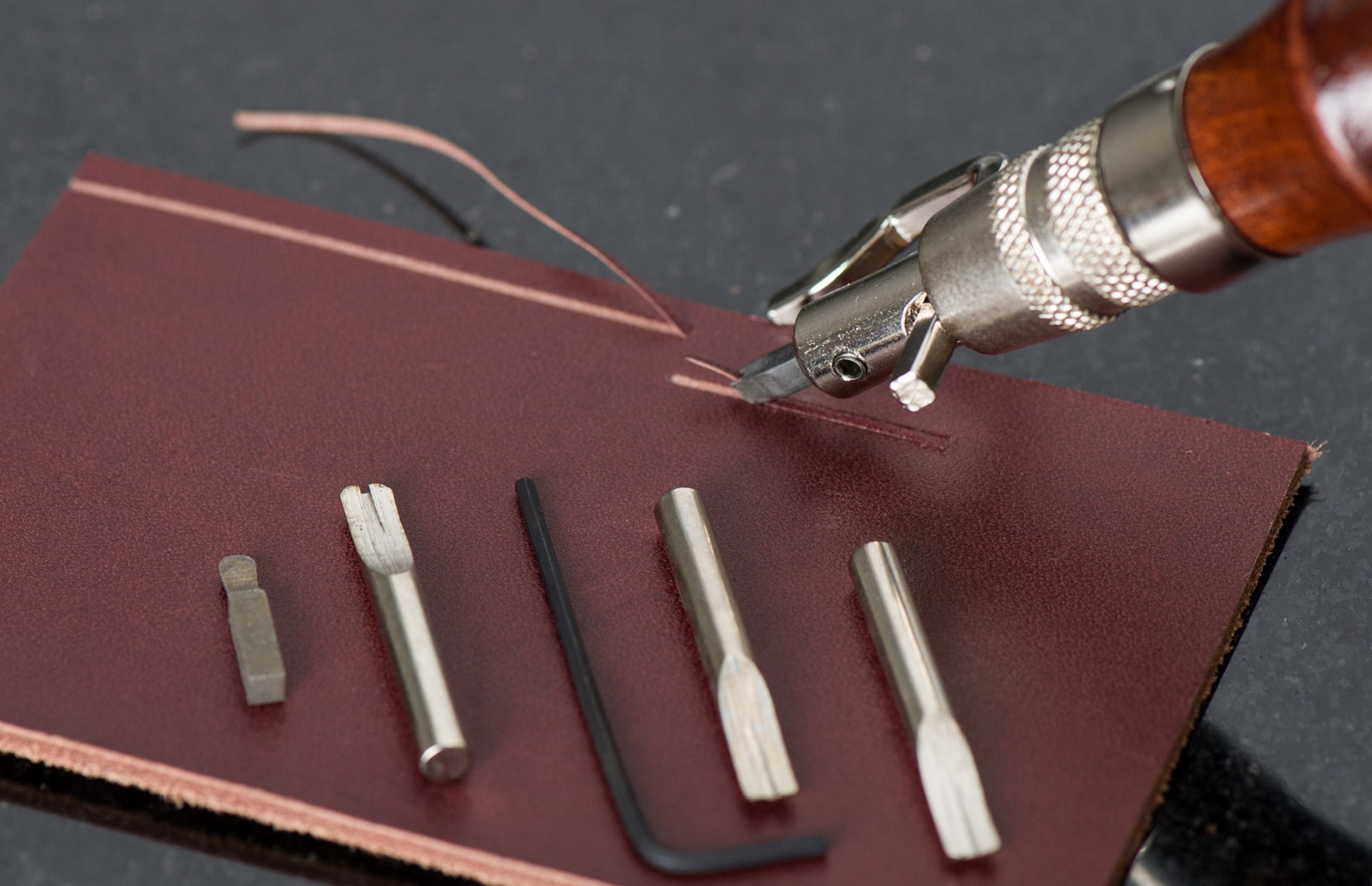 Leathercraft 5 in 1 Groove Too - Groover Stitching Tool 리뷰 및 가격